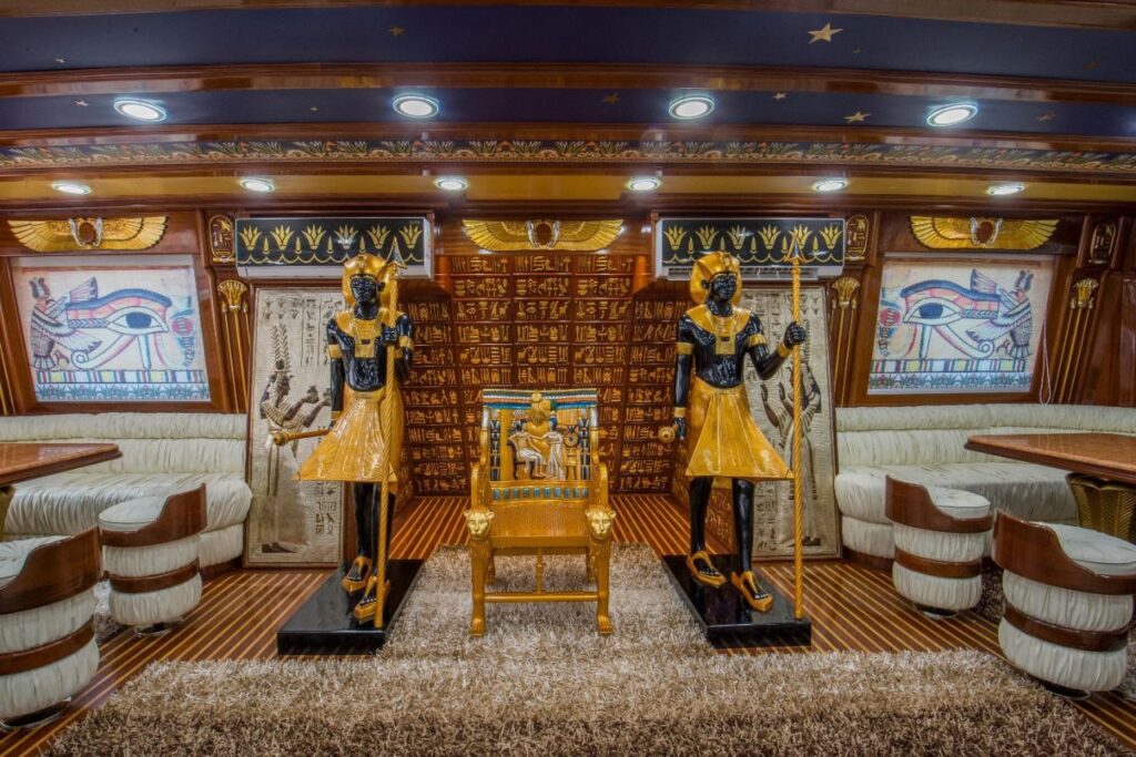 Podwodny pokład łodzi Nefertari Marsa Alam