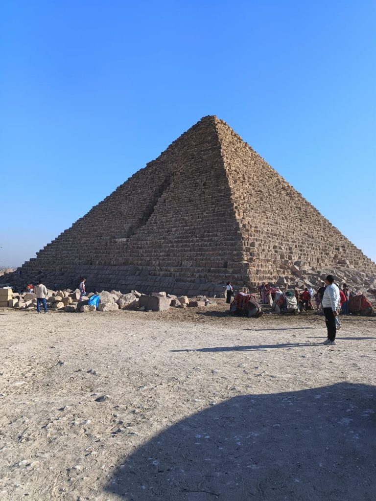 Piramida Cheopsa w Gizie – wycieczka do Kairu z Sharm el Sheikh
