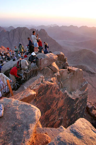 Wycieczka z Sharm el Sheikh na Górę Mojżesza – wschód słońca na szczycie